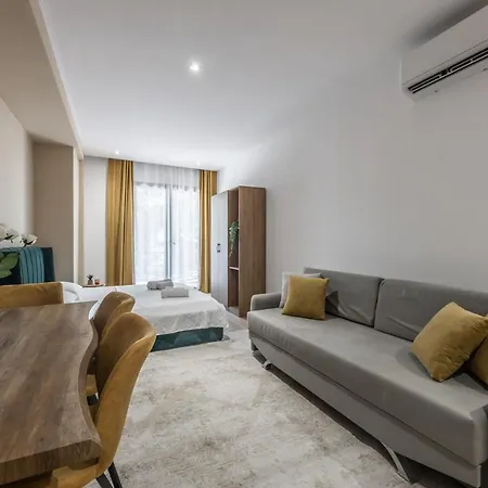 Vibrant - Fully Furnished Modern In City Center