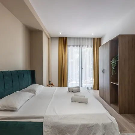 Apartment Vibrant - Fully Furnished Modern In City Center Durres