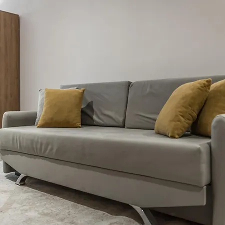 Vibrant - Fully Furnished Modern In City Center *