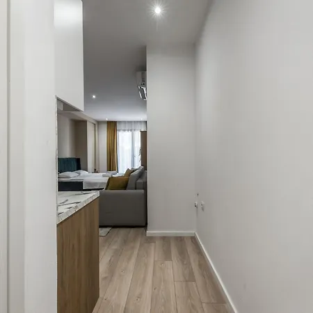 Vibrant - Fully Furnished Modern In City Center * Durres