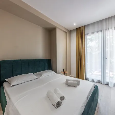 Vibrant - Fully Furnished Modern In City Center Apartment Durres